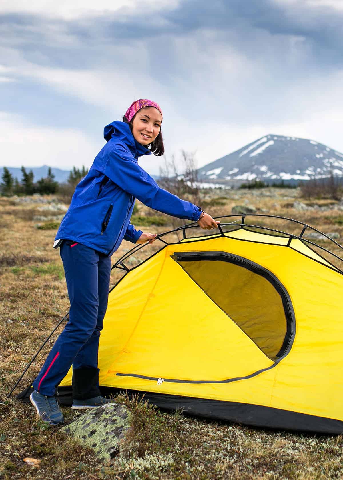 Tips to put up a dome tent by yourself
