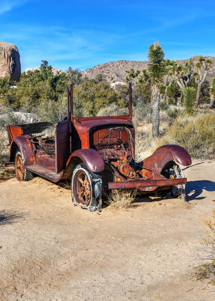 Rusty car in Joshua Tree National Park