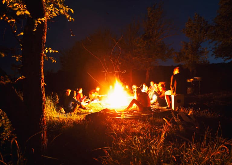55 Best Campfire Songs Ever: Family Friendly Guide (Lyrics, Kids, Books)