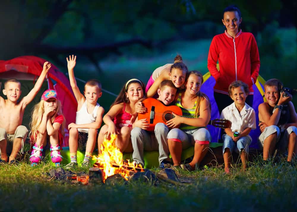 55 Best Campfire Songs Ever: Family Friendly Guide (Lyrics, Kids, Books ...